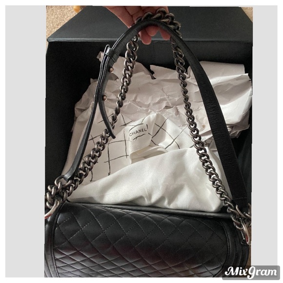 🎈SOLD🎈CHANEL New Medium Boy in black w ruthenium - Picture 12 of 16